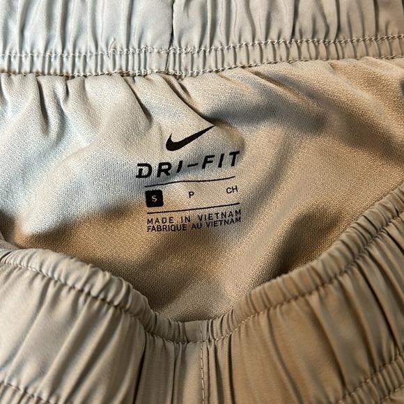 Nike Dri-Fit Shorts Size Small - Picture 3 of 7